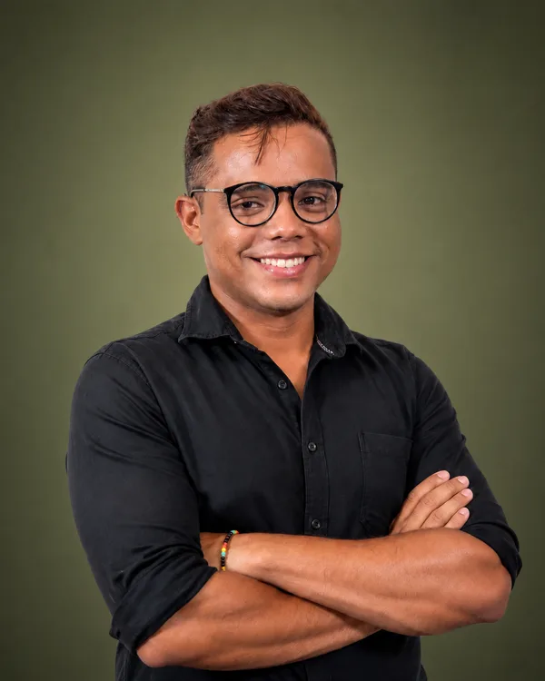 Prof. Rhenan Carlos